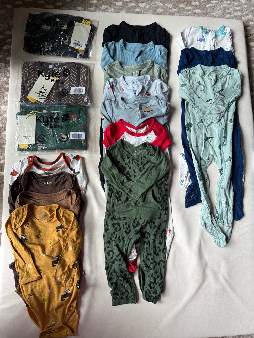 6-12M Kyte Baby Premium Capsule (17 - Piece Mega Bundle) including 3 NWTs!